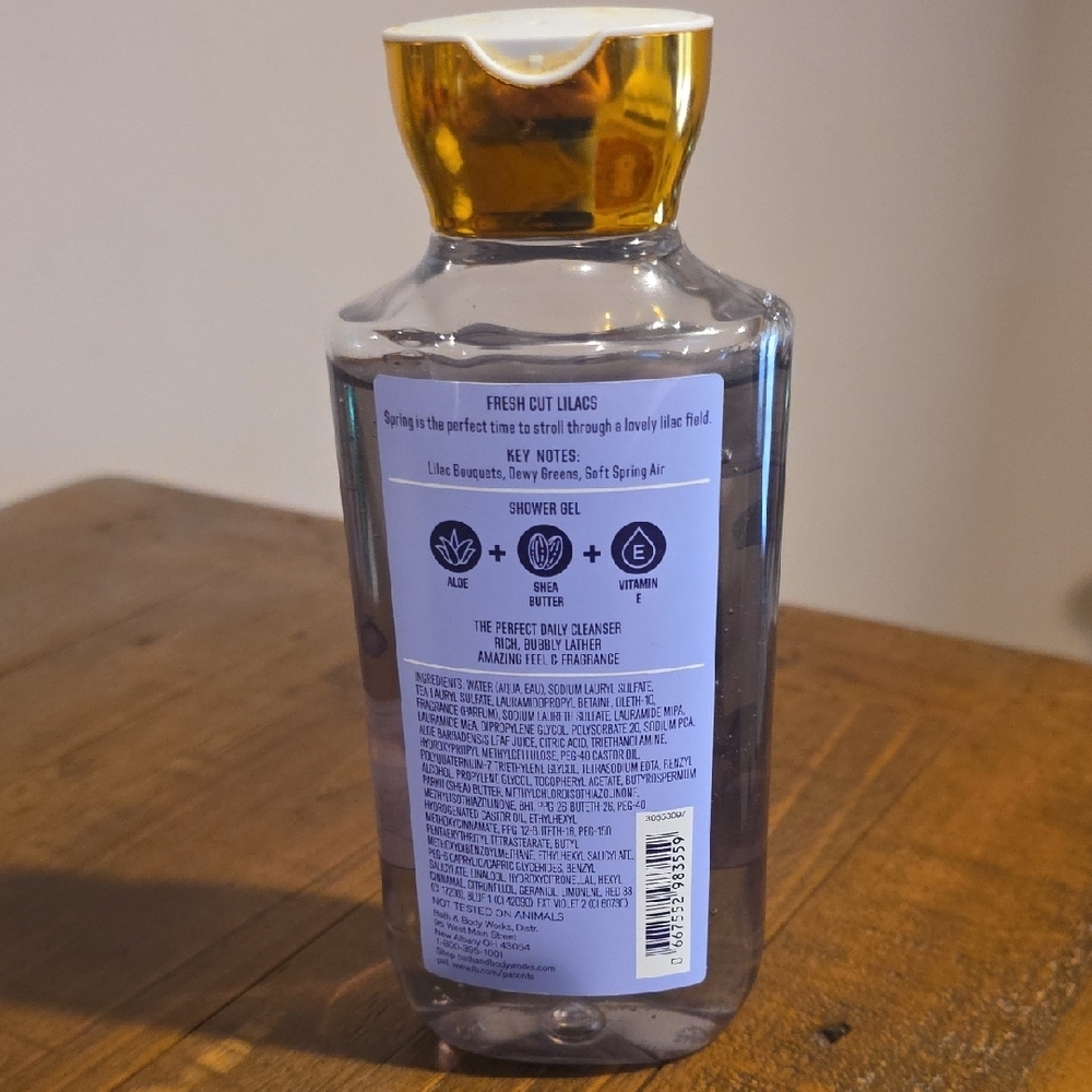 Bath & Body Works Fresh Cut Lilacs Shower Gel - Picture 5 of 5
